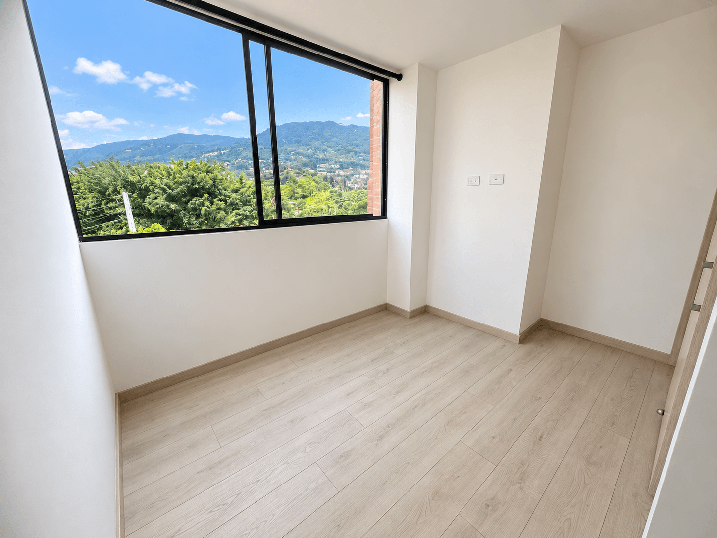 APARTAMENTO EN ARRIENDO UBICADO EN ENVIGADO SECTOR LOMA DEL ESCOBERO - 4