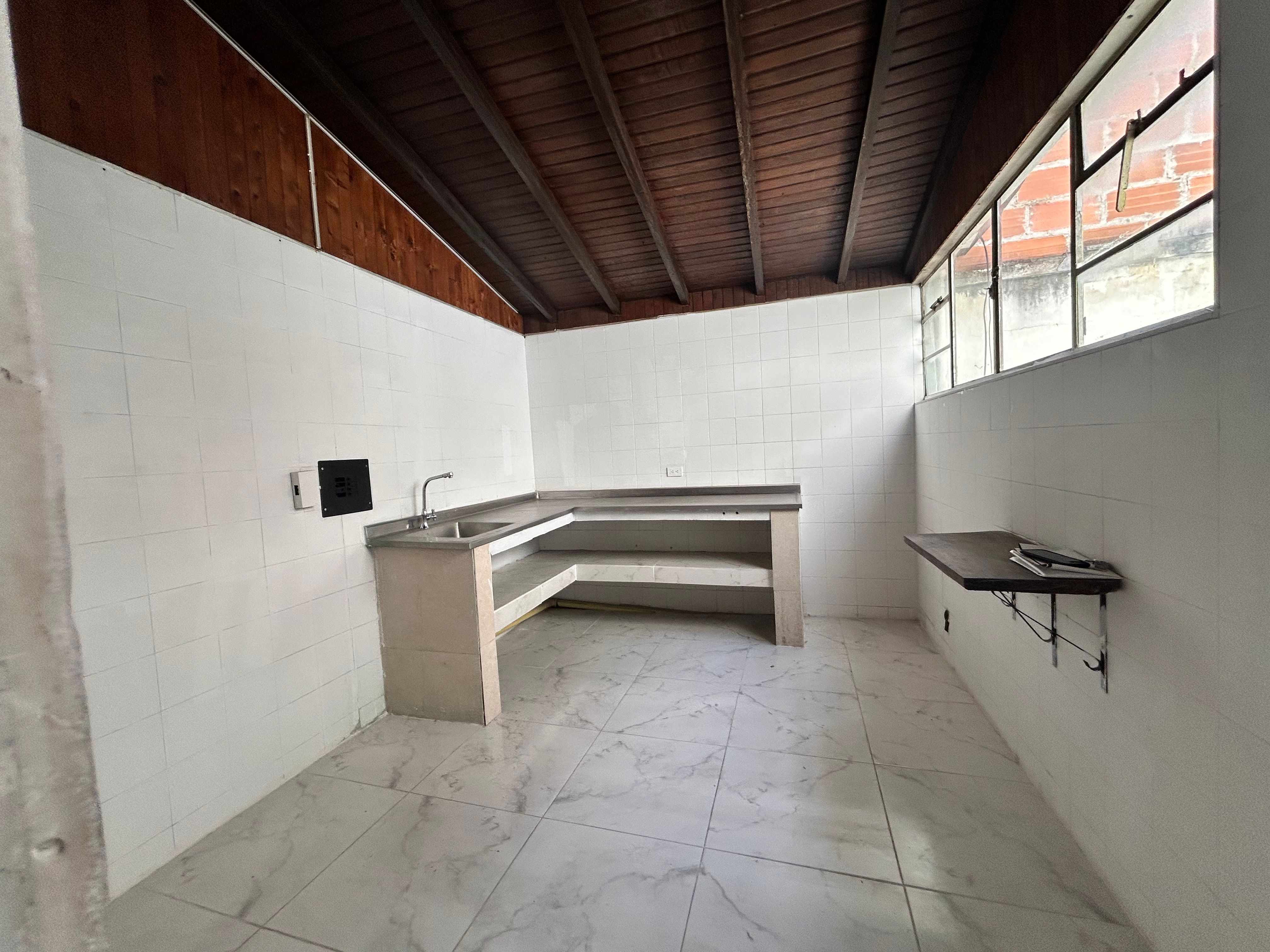 CASA EN ARRIENDO UBICADA EN MEDELLIN SECTOR ESTADIO - 3