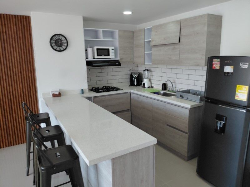 APARTAMENTO EN ARRIENDO EN MEDELLIN EN EL SECTOR LAURELES - 3