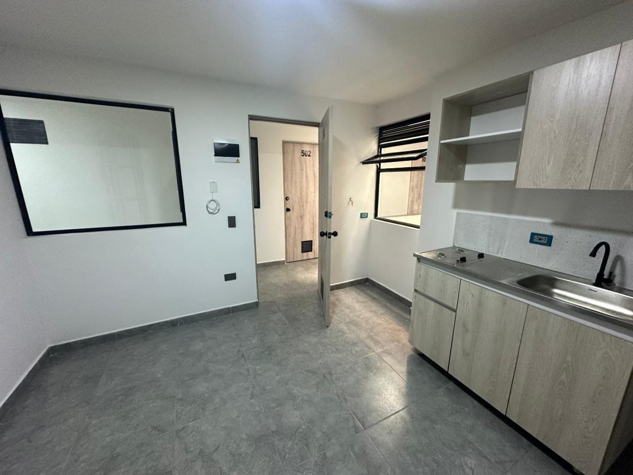 APARTAESTUDIO EN ARRIENDO UBICADO EN ENVIGADO