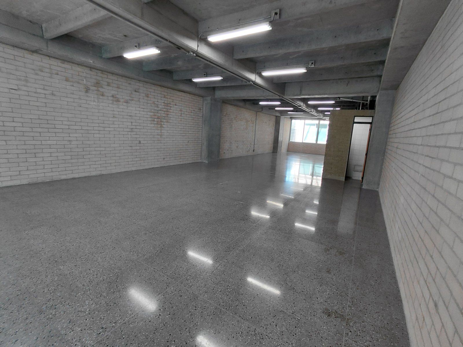 OFICINA EN ARRIENDO UBICADO EN MEDELLIN SECTOR GUAYABAL - 8