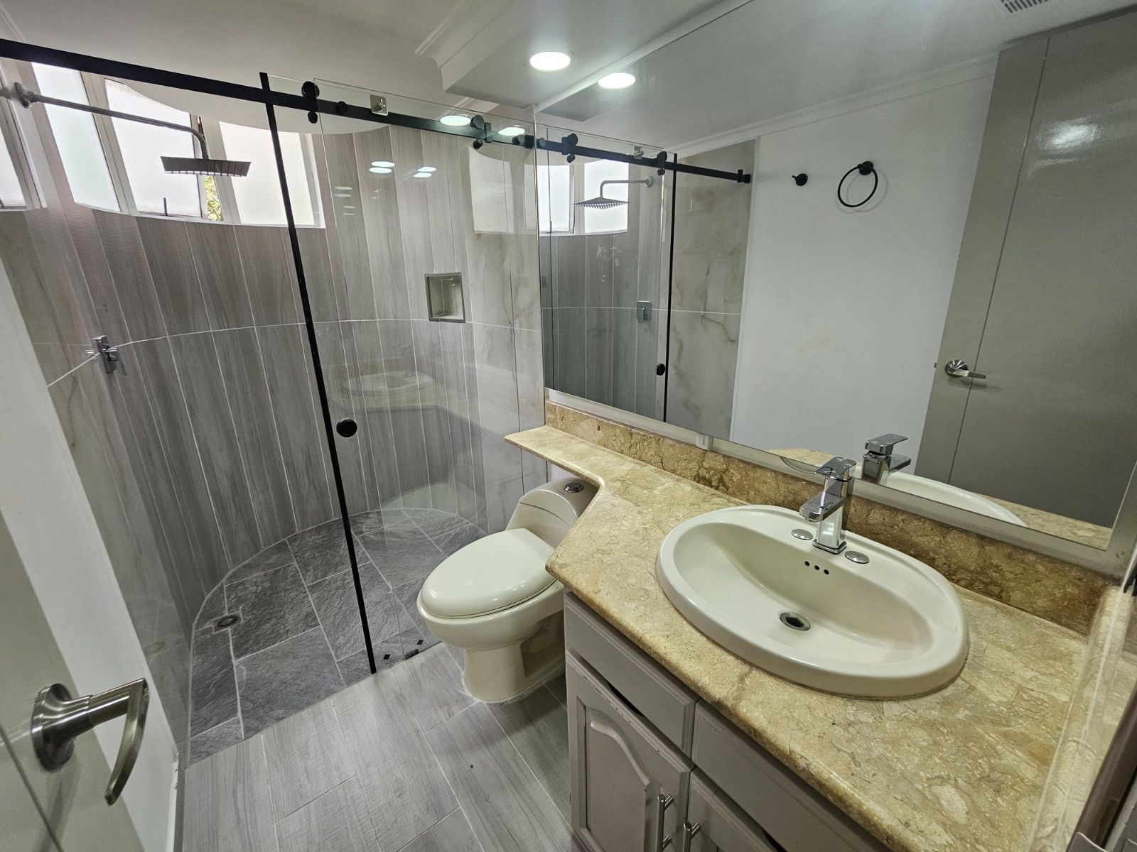 APARTAMENTO EN ARRIENDO UBICADO EN MEDELLÍN SECTOR POBLADO - 7
