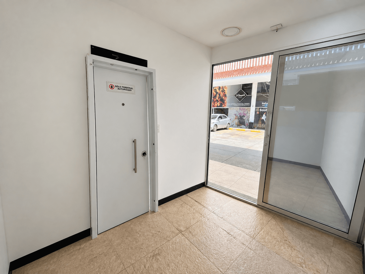 LOCAL EN ARRIENDO UBICADO EN SABANETA SECTOR ANCON SUR