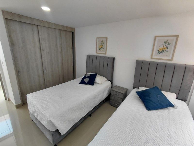 APARTAMENTO EN ARRIENDO EN MEDELLIN EN EL SECTOR LAURELES - 4