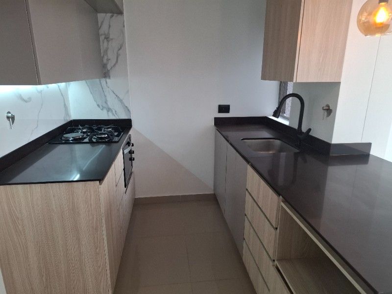 APARTAMENTO EN VENTA UBICADO EN MEDELLIN SECTOR LOMA DE LOS BERNAL - 4