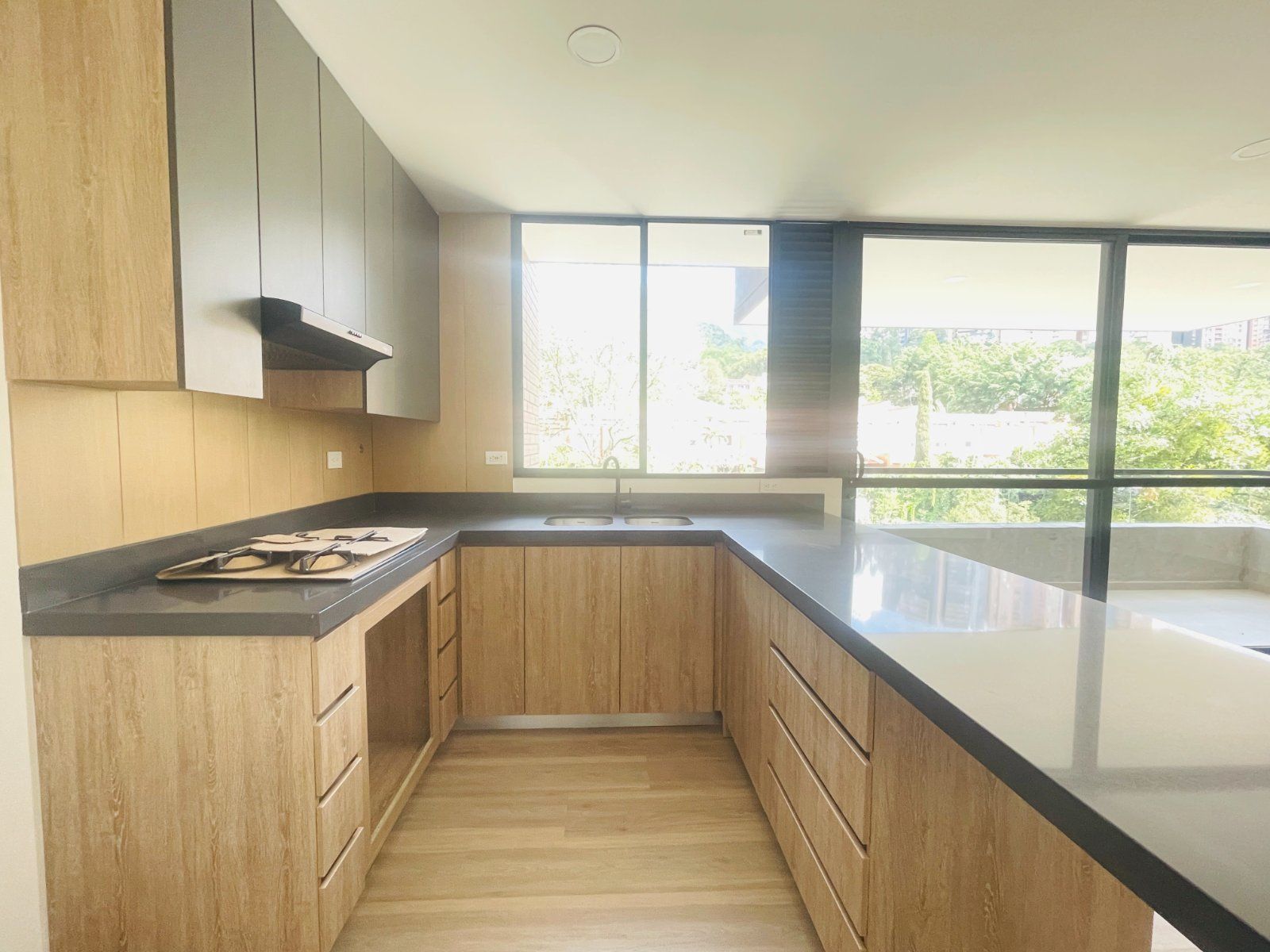APARTAMENTO EN VENTA UBICADO EN ENVIGADO SECTOR LOMA LAS BRUJAS - 4