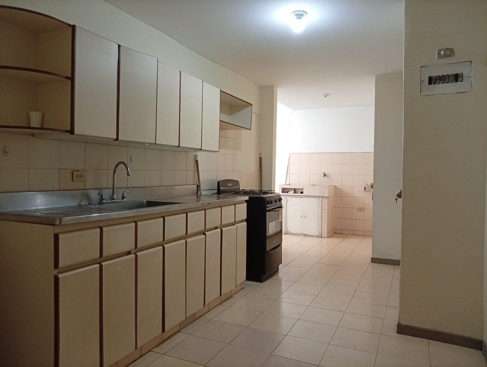 APARTAMENTO EN VENTA UBICADO EN MEDELLIN SECTOR LAURELES - 3