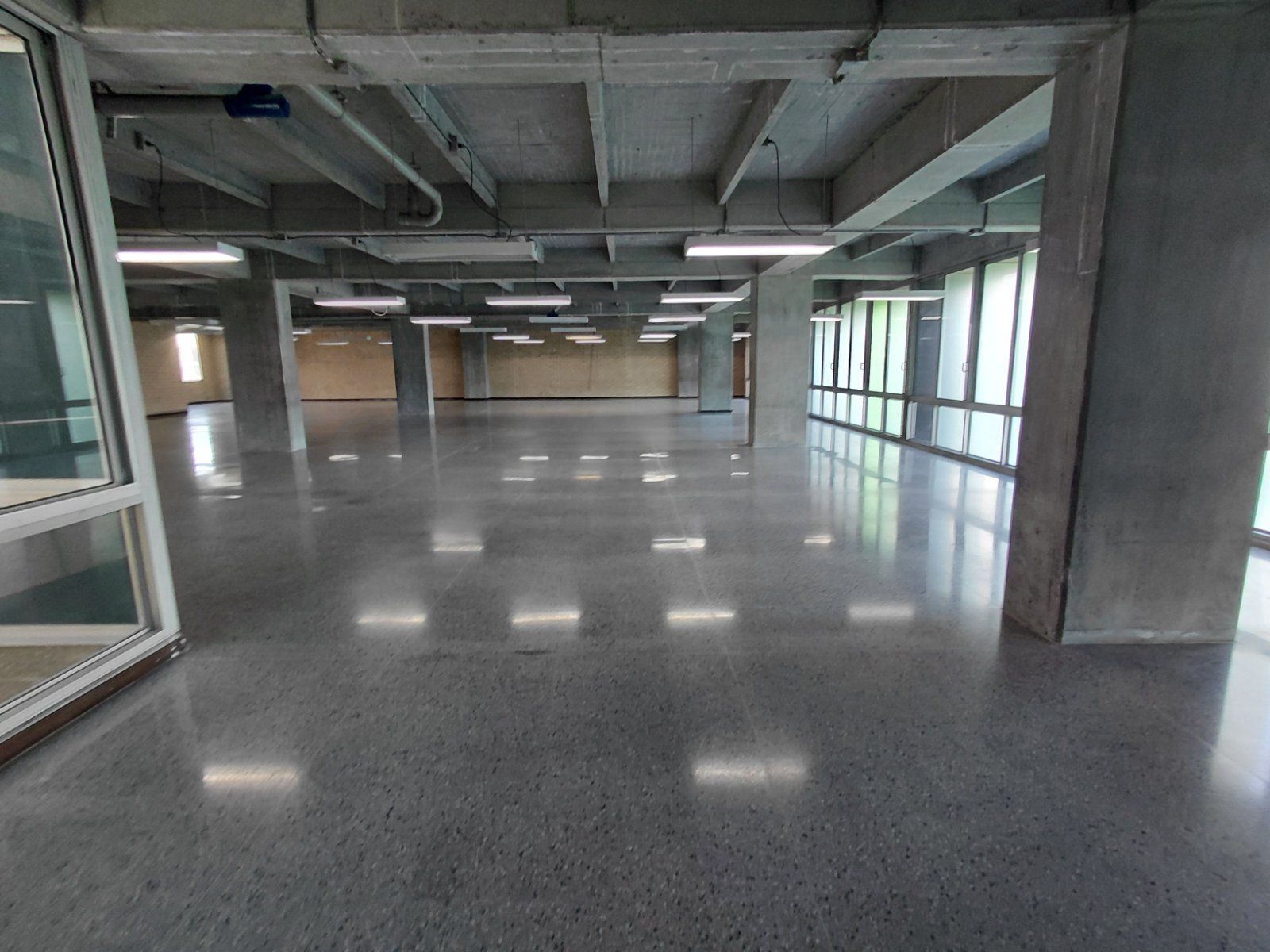 OFICINA EN ARRIENDO UBICADO EN MEDELLIN SECTOR GUAYABAL - 16