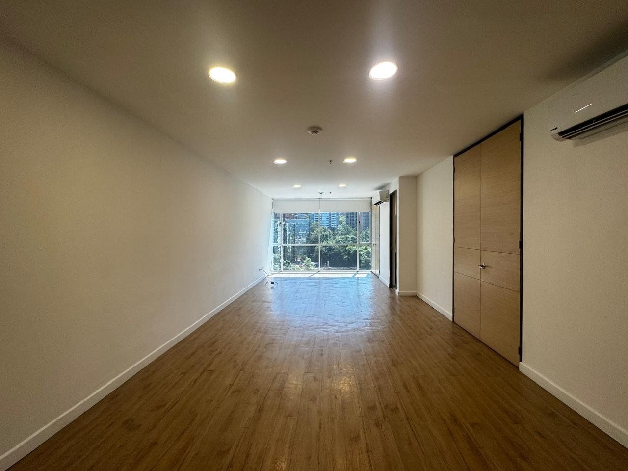 OFICINA EN VENTA UBICADA EN MEDELLIN SECTOR POBLADO - 2