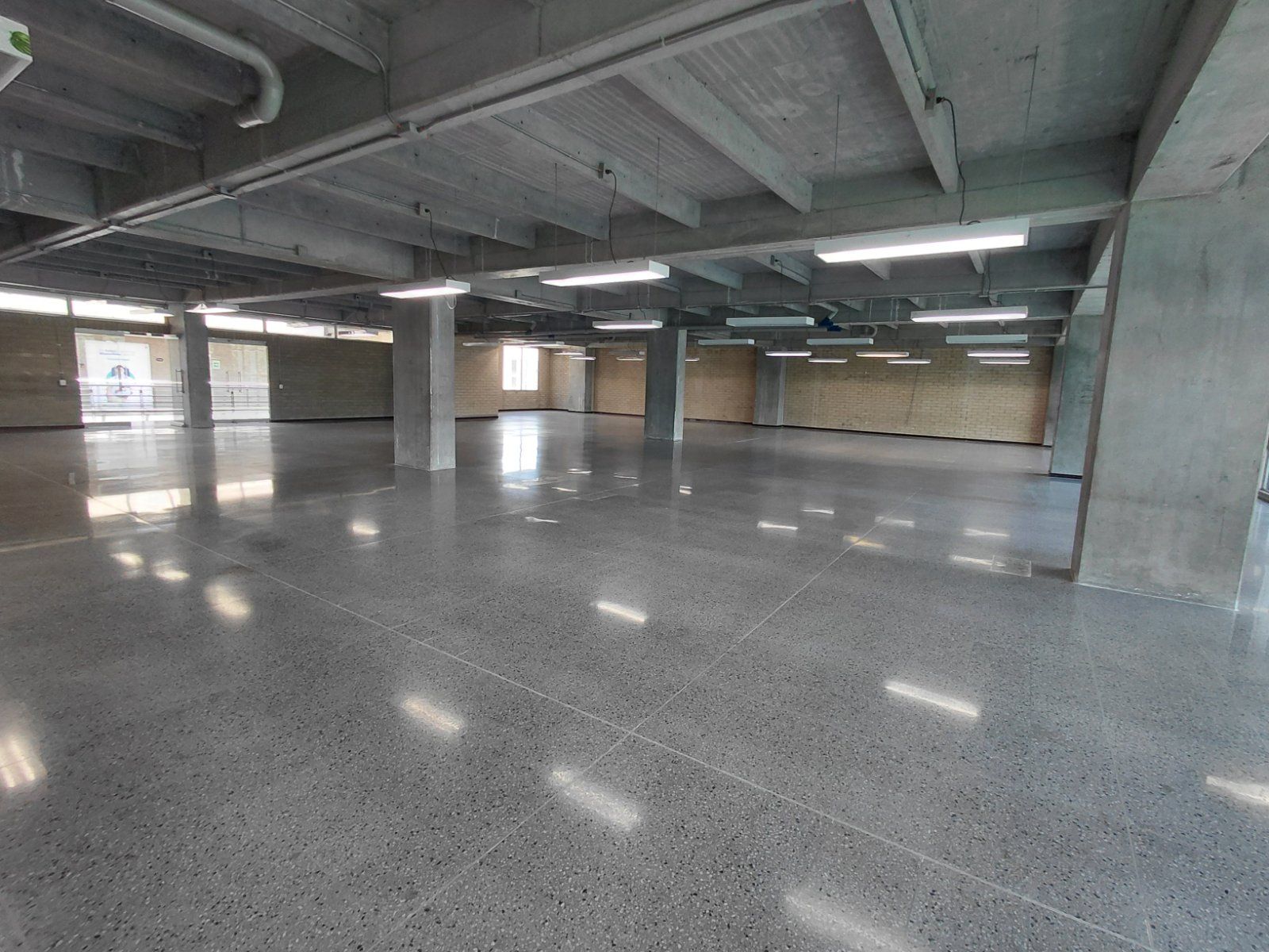 OFICINA EN ARRIENDO UBICADO EN MEDELLIN SECTOR GUAYABAL - 12