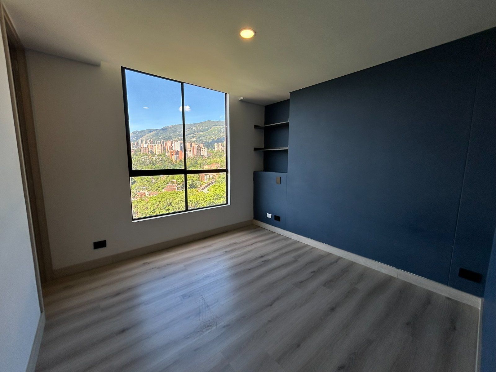 APARTAMENTO EN ARRIENDO UBICADO EN ENVIGADO SECTOR LOMA DE LAS BRUJAS - 5