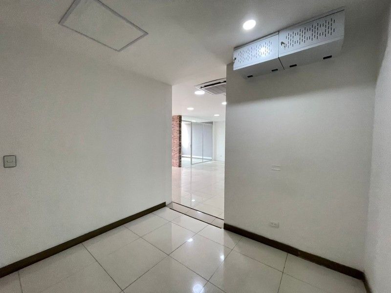 OFICINA EN ARRIENDO UBICADA EN MEDELLÍN SECTOR EL POBLADO - 11