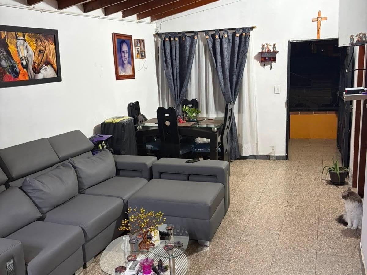 CASA EN VENTA UBICADO EN MEDELLÍN SECTOR ROBLEDO - 2