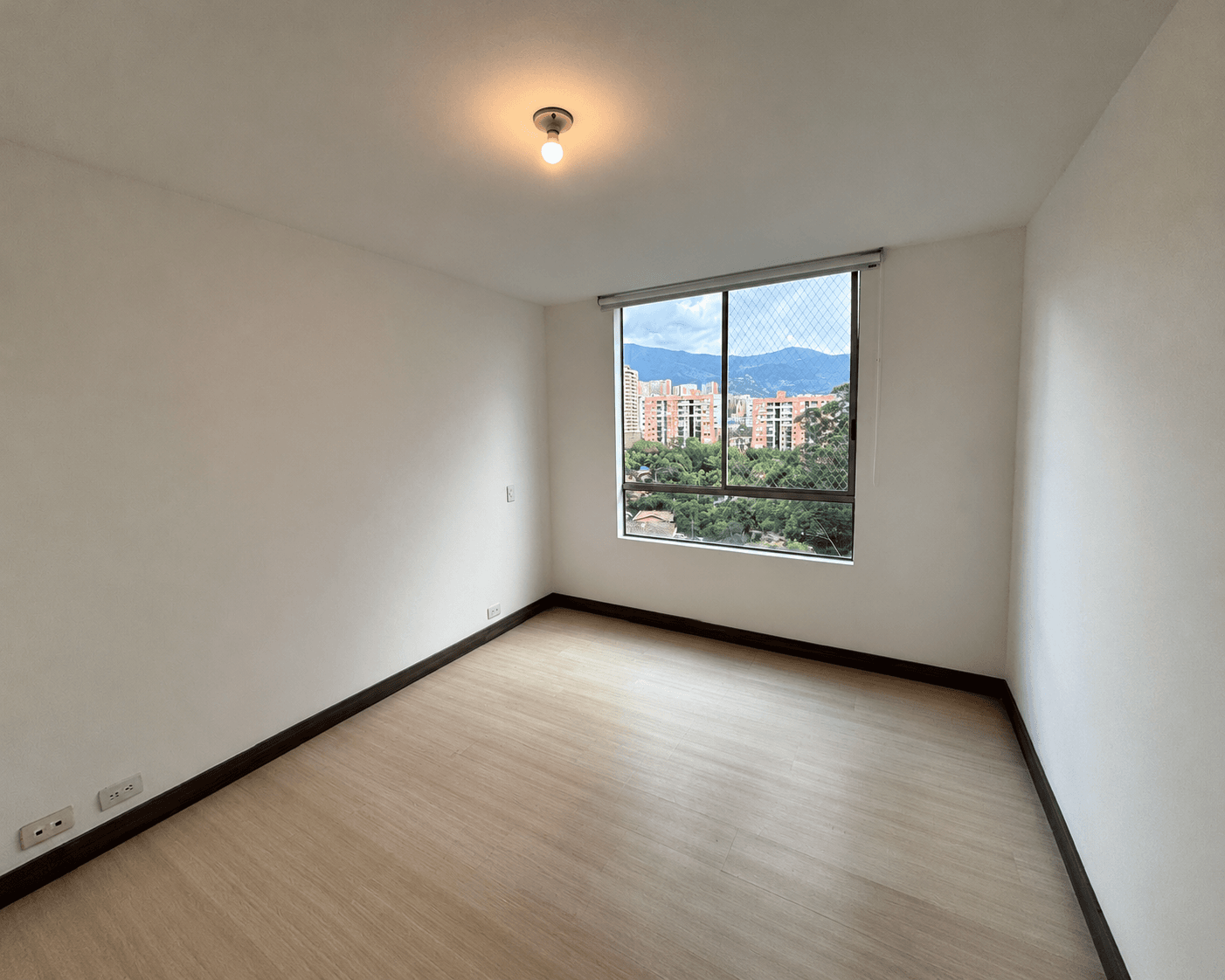 APARTAMENTO EN ARRIENDO UBICADO EN ENVIGADO SECTOR LOMA DEL ESMERALDAL - 9
