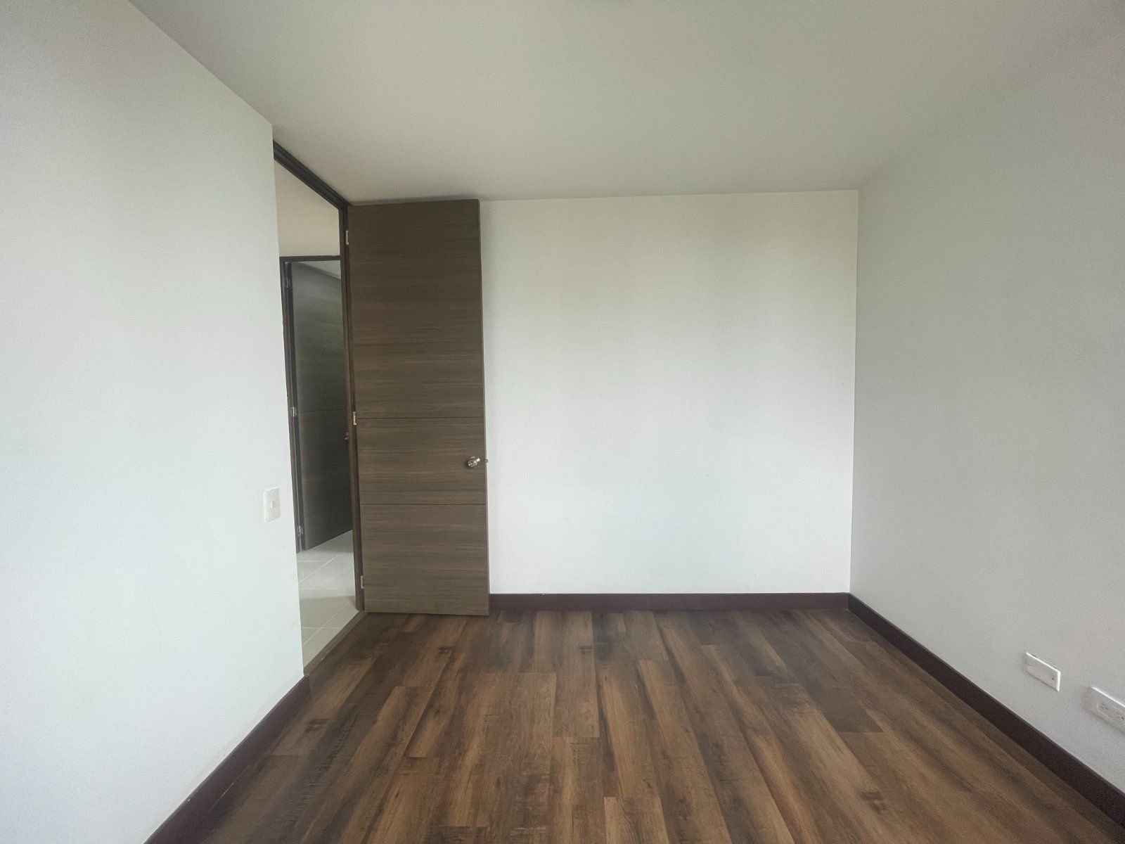 APARTAMENTO EN VENTA UBICADO EN ENVIGADO SECTOR LOMA DEL ESMERALDAL - 7