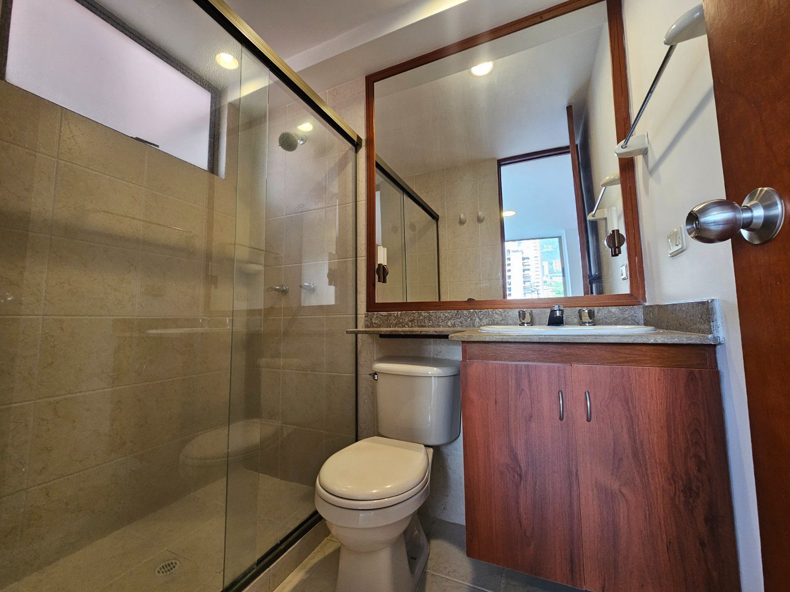 APARTAMENTO EN ARRIENDO UBICADO EN MEDELLIN SECTOR EL POBLADO - 16