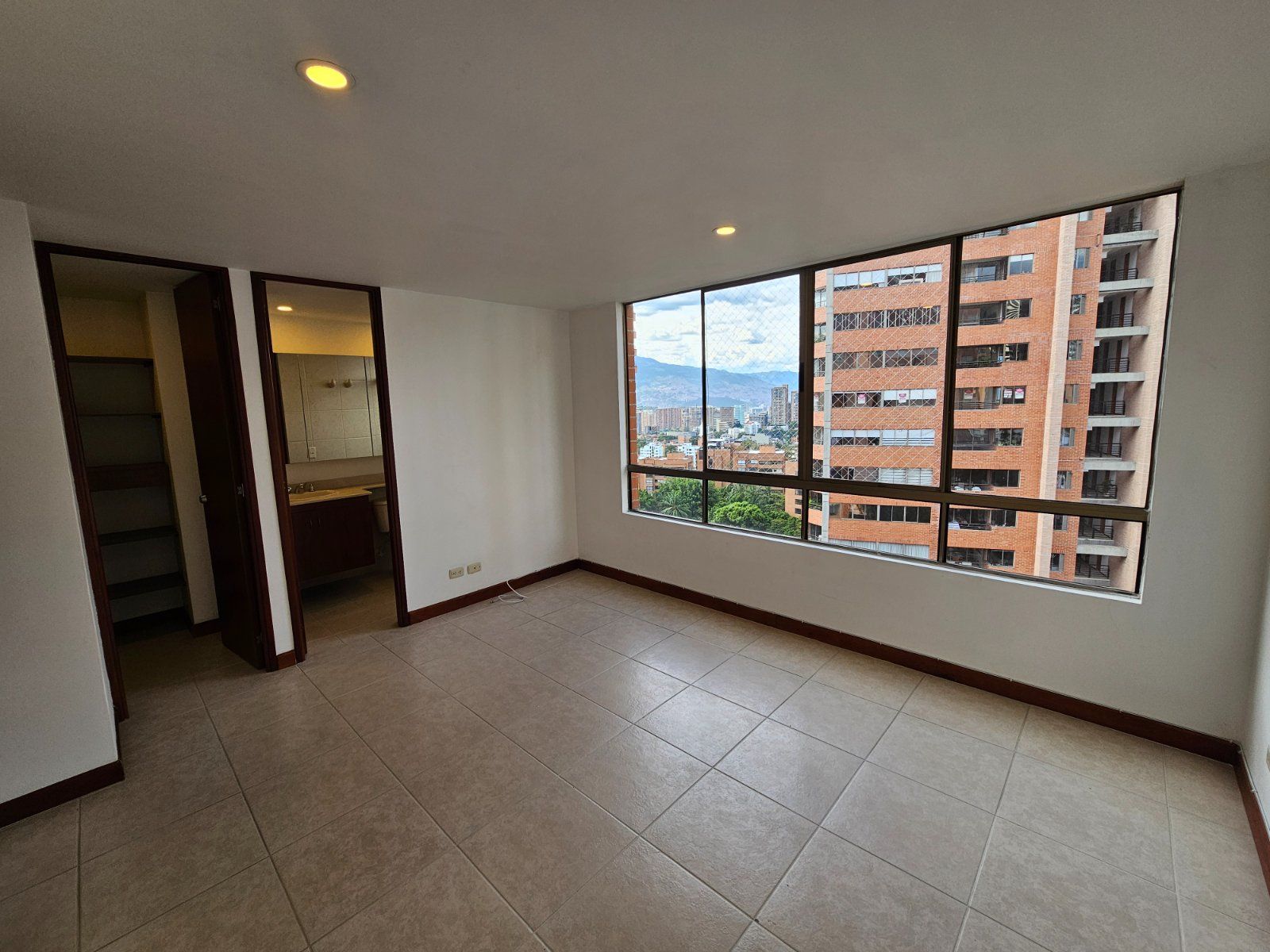 APARTAMENTO EN ARRIENDO UBICADO EN MEDELLIN SECTOR EL POBLADO - 12