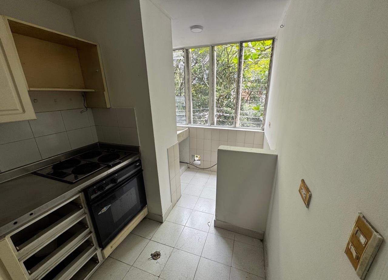 APARTAMENTO EN ARRIENDO UBICADO EN MEDELLIN SECTOR LAURELES - 2