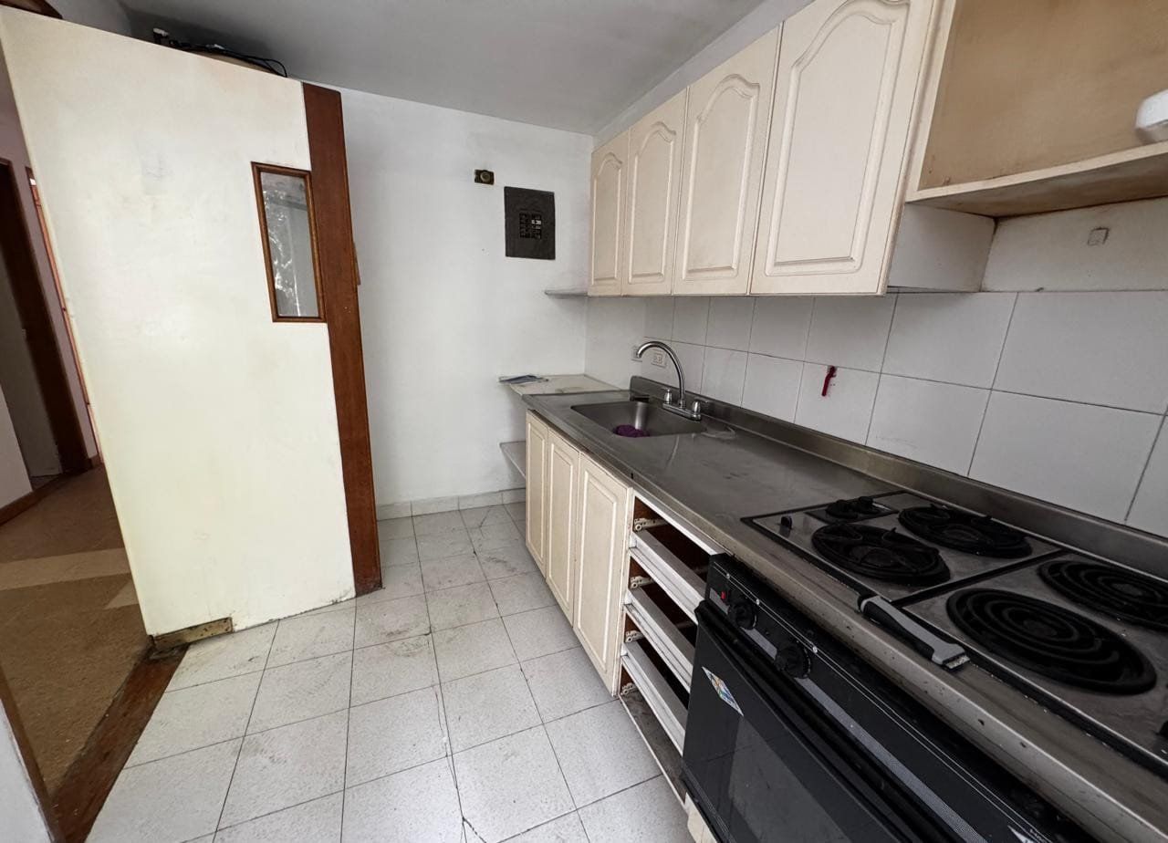 APARTAMENTO EN ARRIENDO UBICADO EN MEDELLIN SECTOR LAURELES - 3