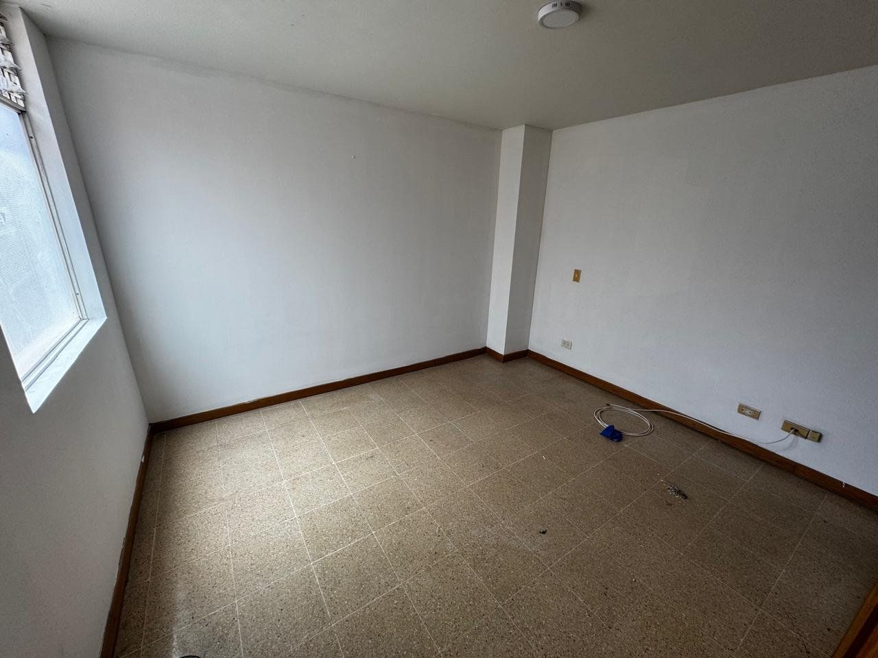 APARTAMENTO EN ARRIENDO UBICADO EN MEDELLIN SECTOR LAURELES - 4