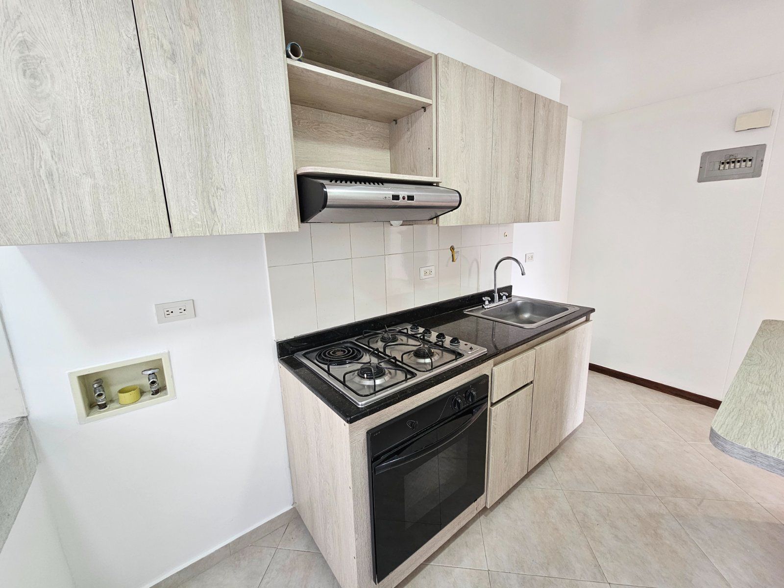APARTAMENTO EN ARRIENDO UBICADO EN MEDELLÍN SECTOR EL POBLADO - 4
