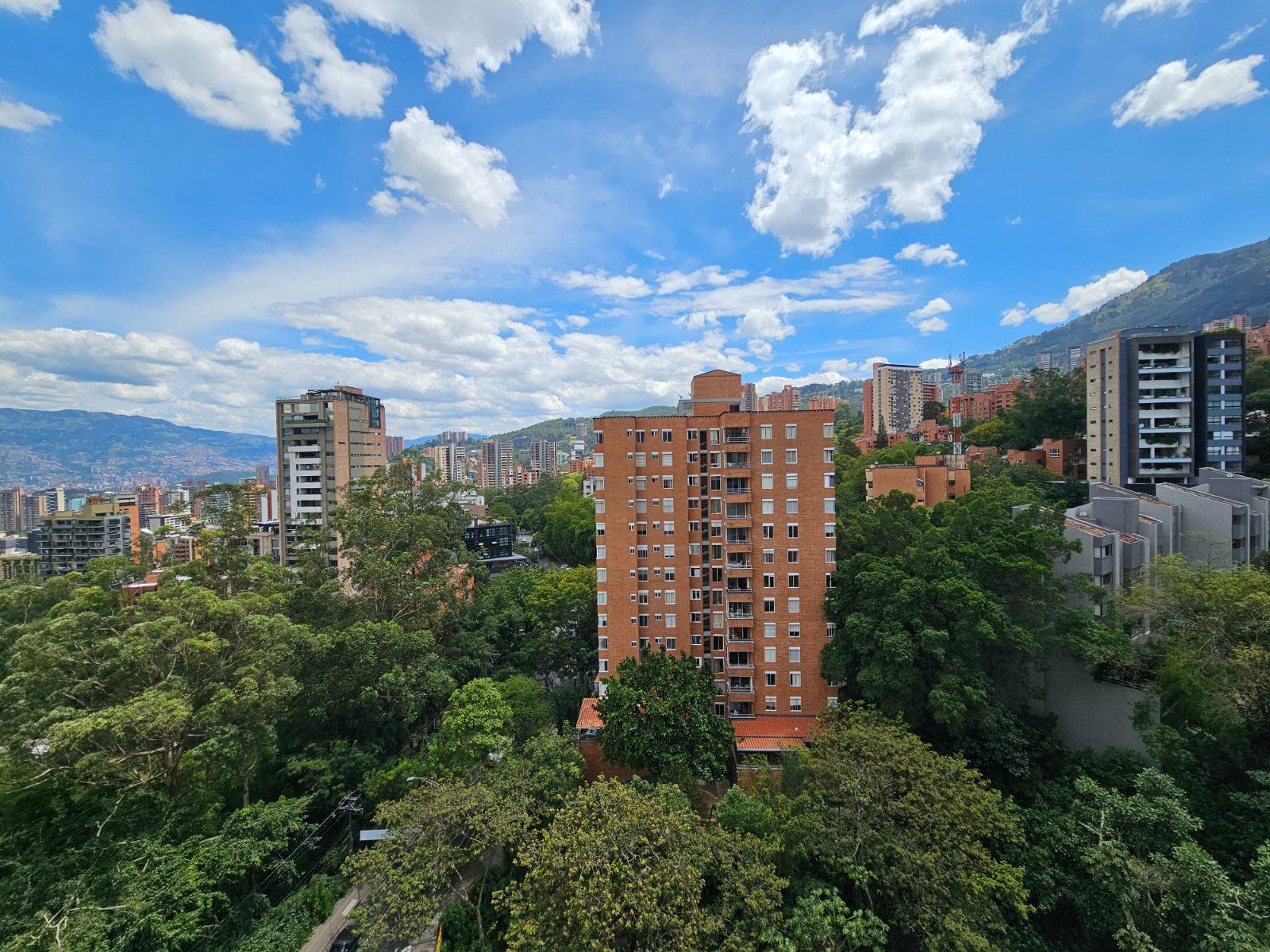 APARTAMENTO EN ARRIENDO UBICADO EN MEDELLÍN SECTOR EL POBLADO - 17