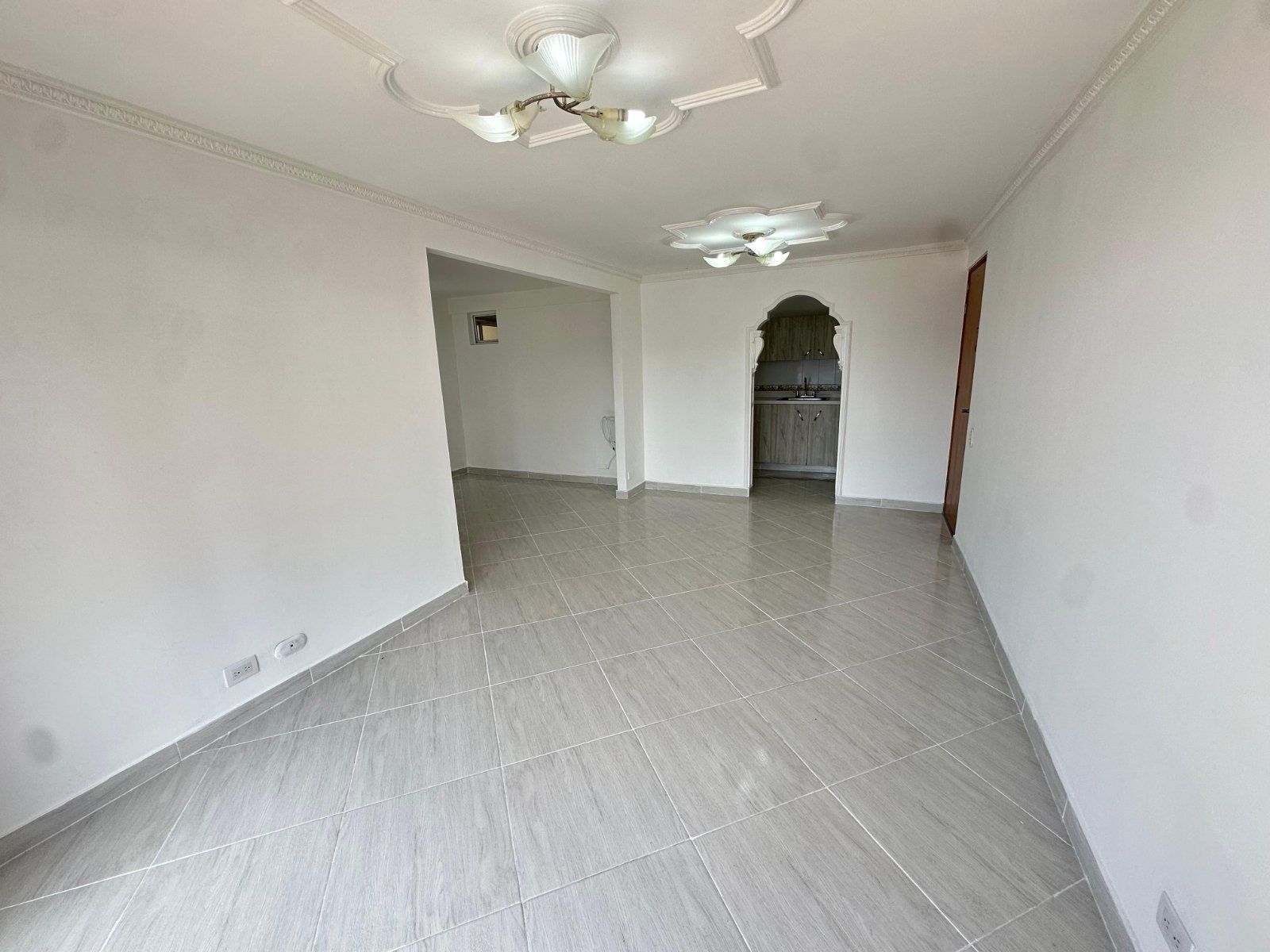 APARTAMENTO EN ARRIENDO UBICADO MEDELLÍN SECTOR CASTROPOL