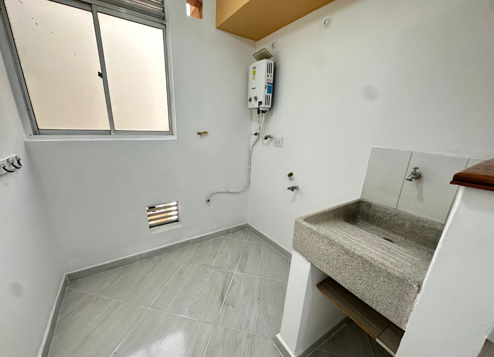 APARTAMENTO EN ARRIENDO UBICADO MEDELLÍN SECTOR CASTROPOL - 10