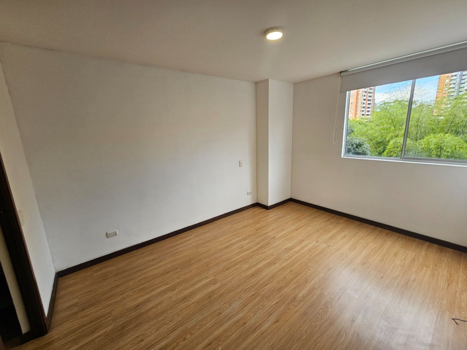 APARTAMENTO EN ARRIENDO UBICADO EN ENVIGADO SECTOR LOMA DEL ESMERALDAL - 6