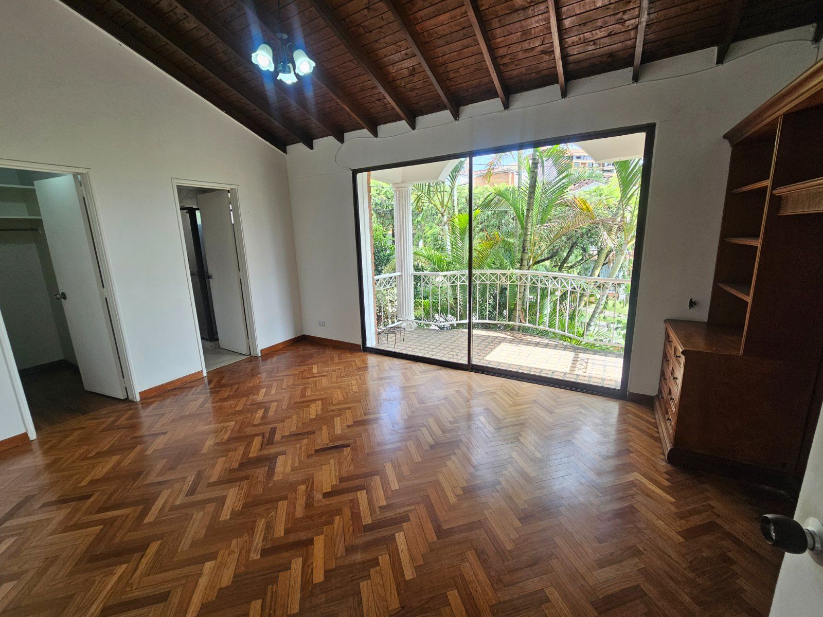 CASA EN ARRIENDO UBICADA MEDELLIN SECTOR LOS BALSOS - 6