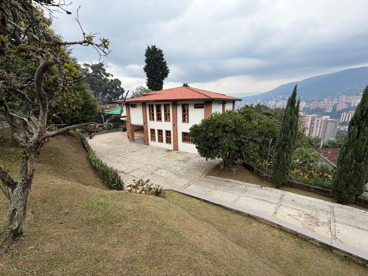 CASA EN ARRIENDO UBICADA EN EL ENVIGADO SECTOR ANTILLAS - 17