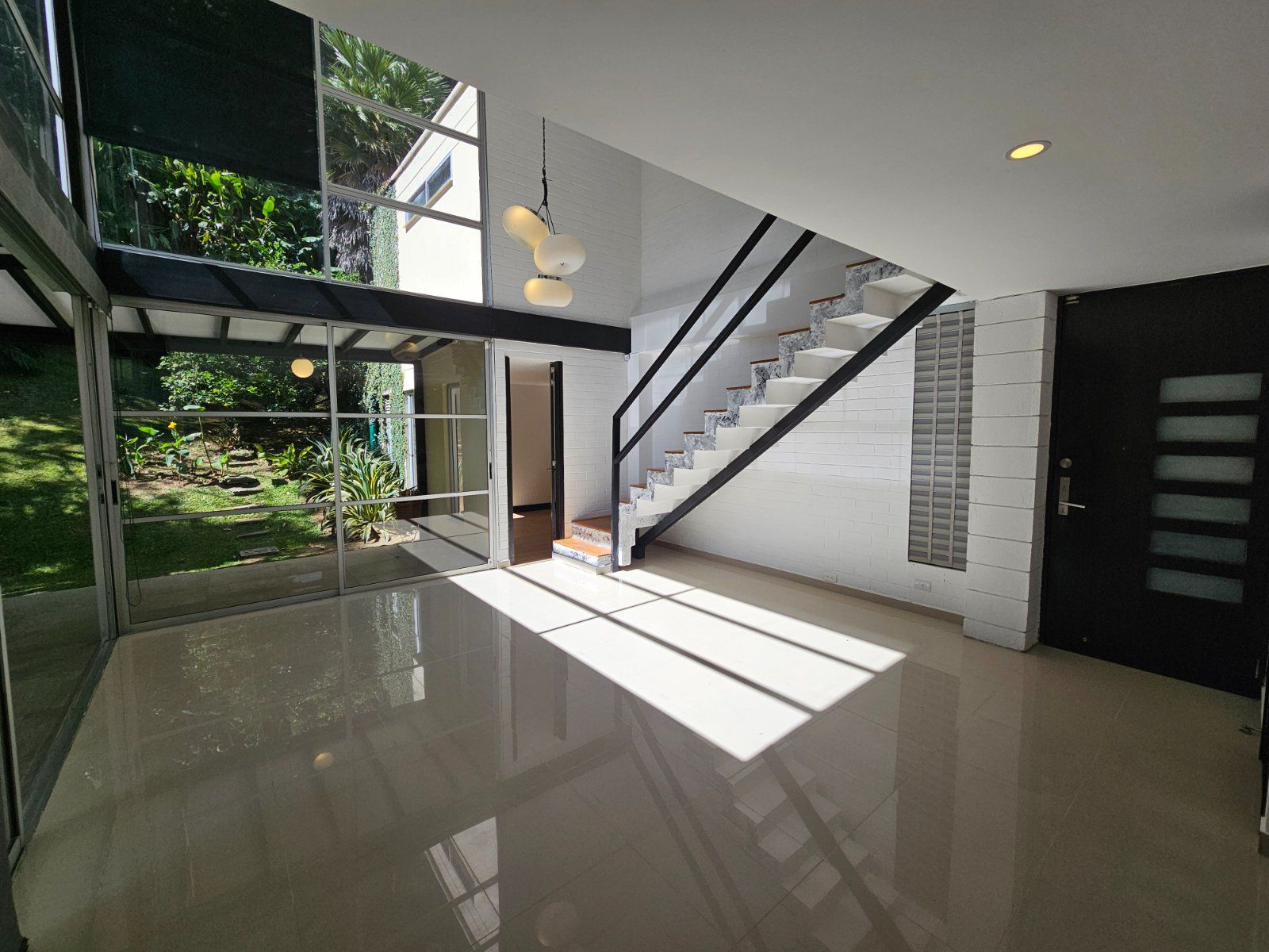 CASA EN ARRIENDO UBICADA EN MEDELLÍN SECTOR LOS BALSOS - 2