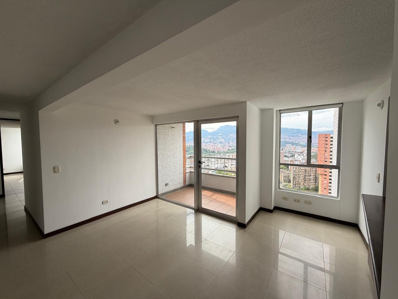 APARTAMENTO EN ARRIENDO UBICADO MEDELLÍN SECTOR POBLADO - 2