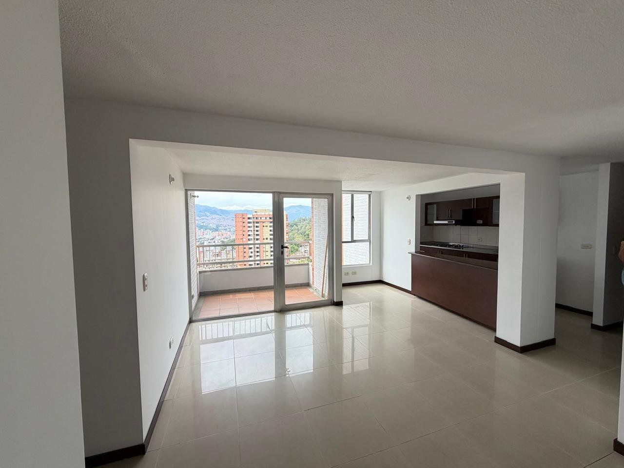 APARTAMENTO EN ARRIENDO UBICADO MEDELLÍN SECTOR POBLADO - 4