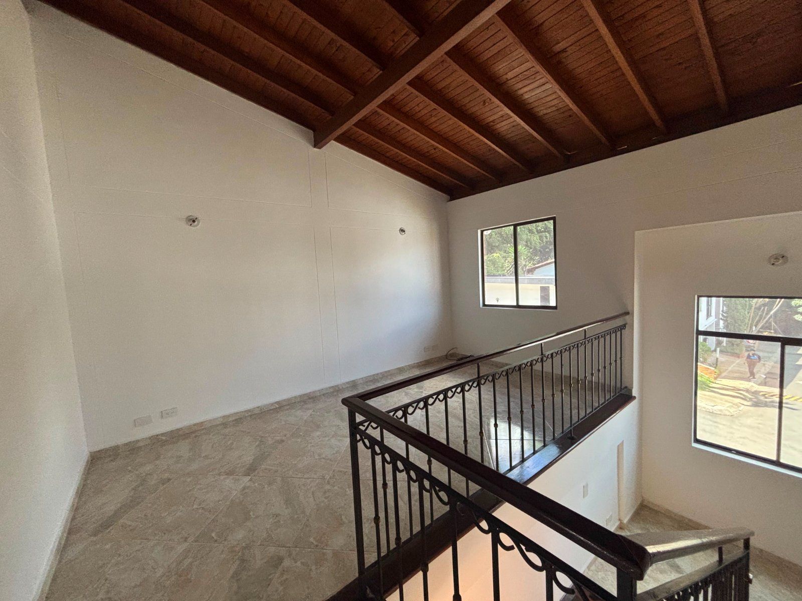 CASA EN ARRIENDO UBICADA EN MEDELLÍN SECTOR SAN LUCAS - 3
