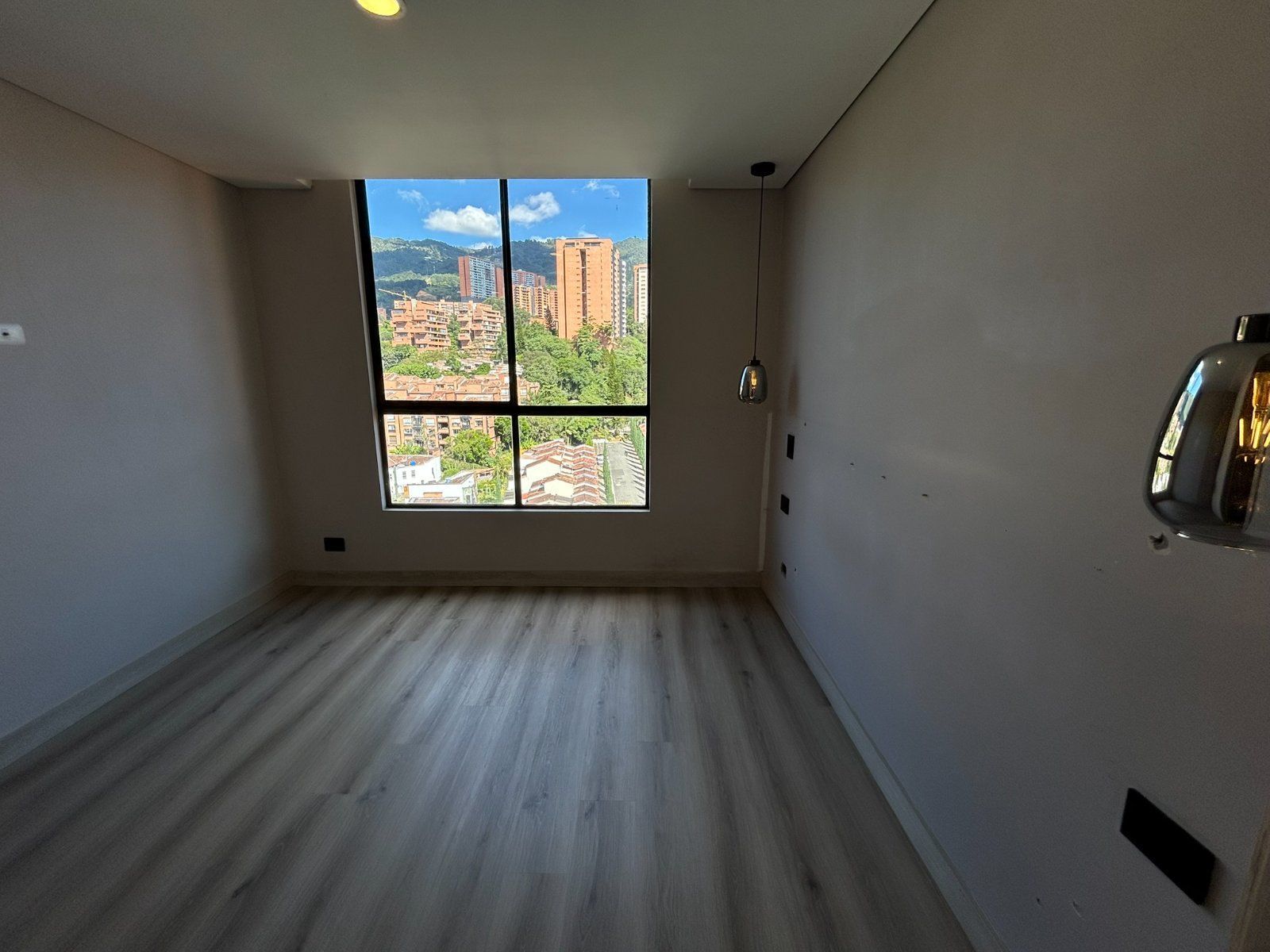 APARTAMENTO EN ARRIENDO UBICADO EN ENVIGADO SECTOR LOMA DE LAS BRUJAS - 7
