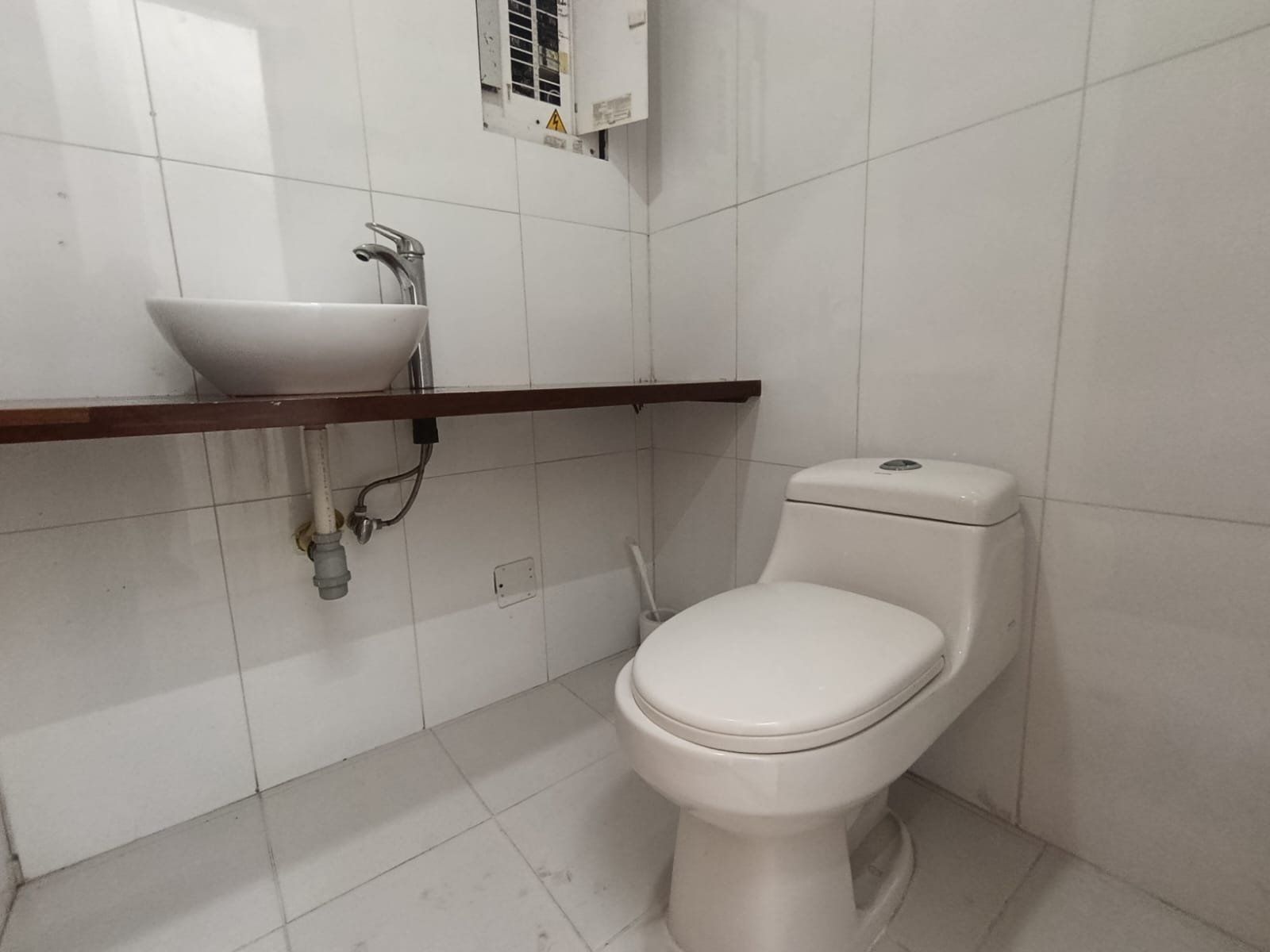 LOCAL EN ARRIENDO UBICADO EN MEDELLÍN SECTOR SAN LUCAS - 8
