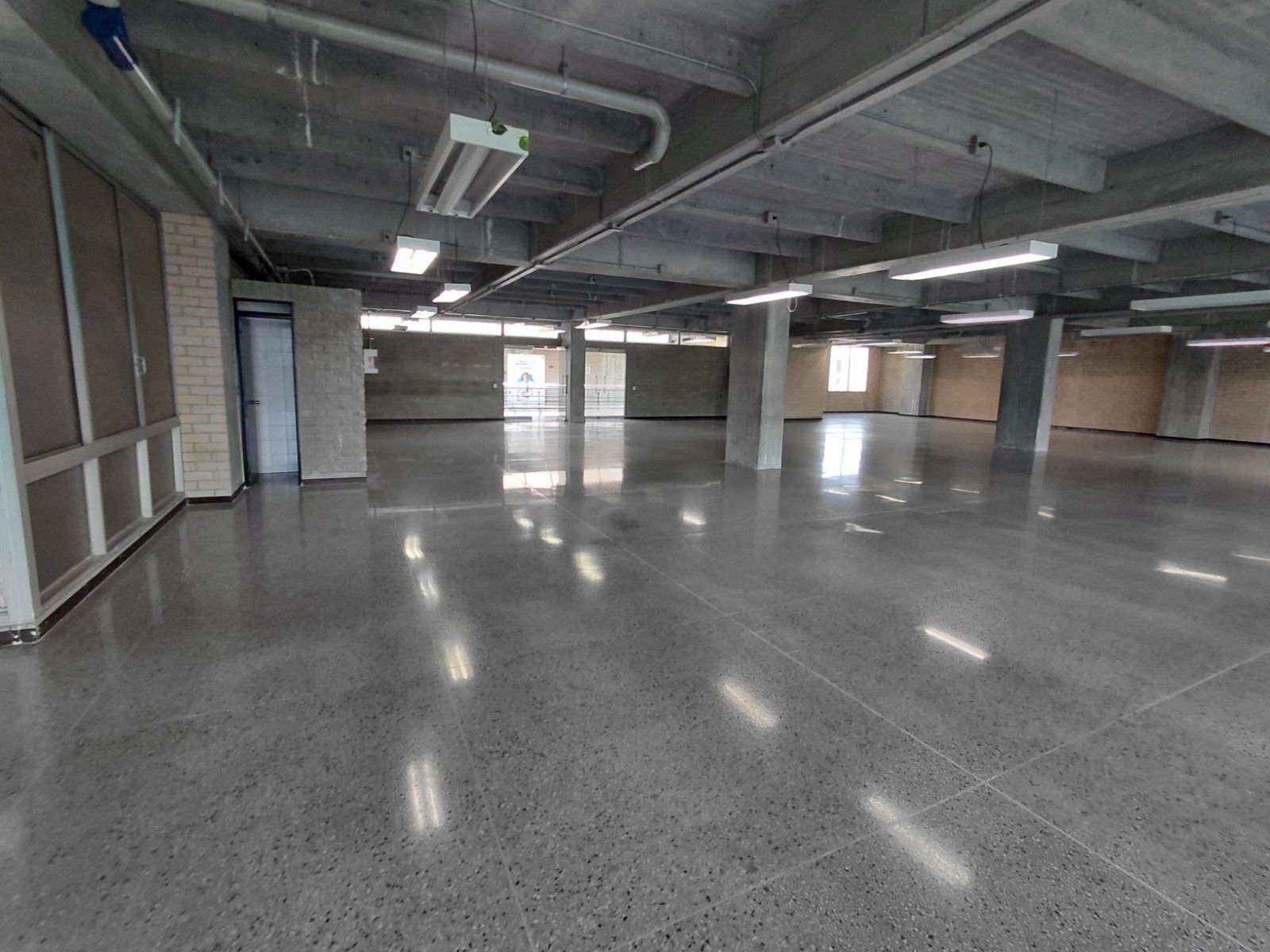 OFICINA EN ARRIENDO UBICADO EN MEDELLIN SECTOR GUAYABAL - 13
