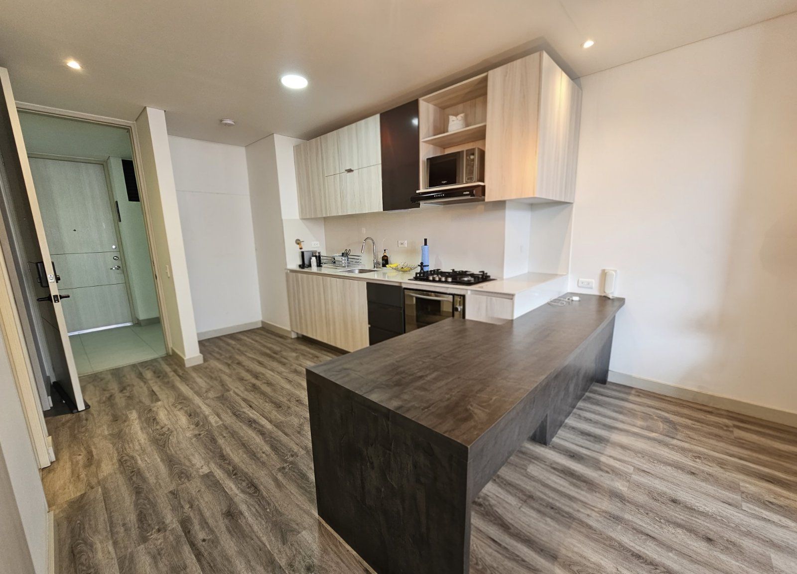 APARTAESTUDIO EN ARRIENDO UBICADO EN MEDELLÍN SECTOR POBLADO