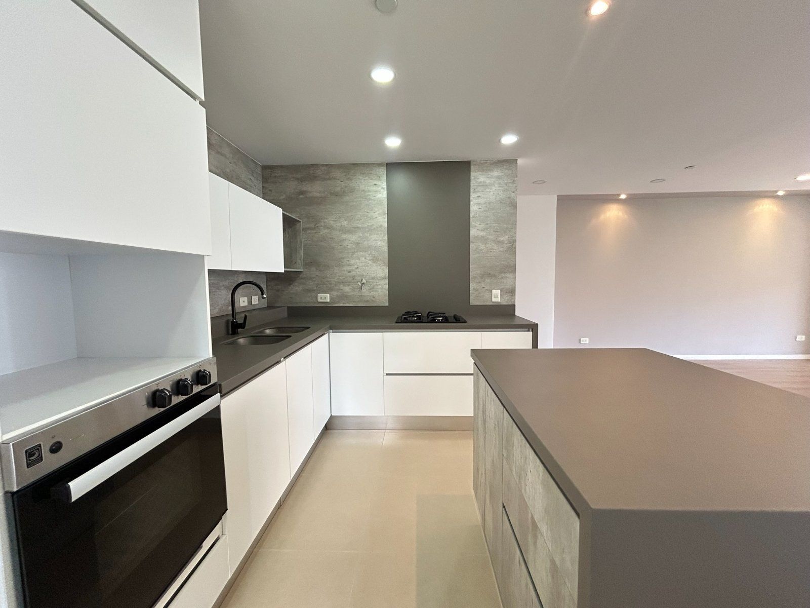 APARTAMENTO EN ARRIENDO UBICADO EN ENVIGADO SECTOR LAS BRUJAS - 7