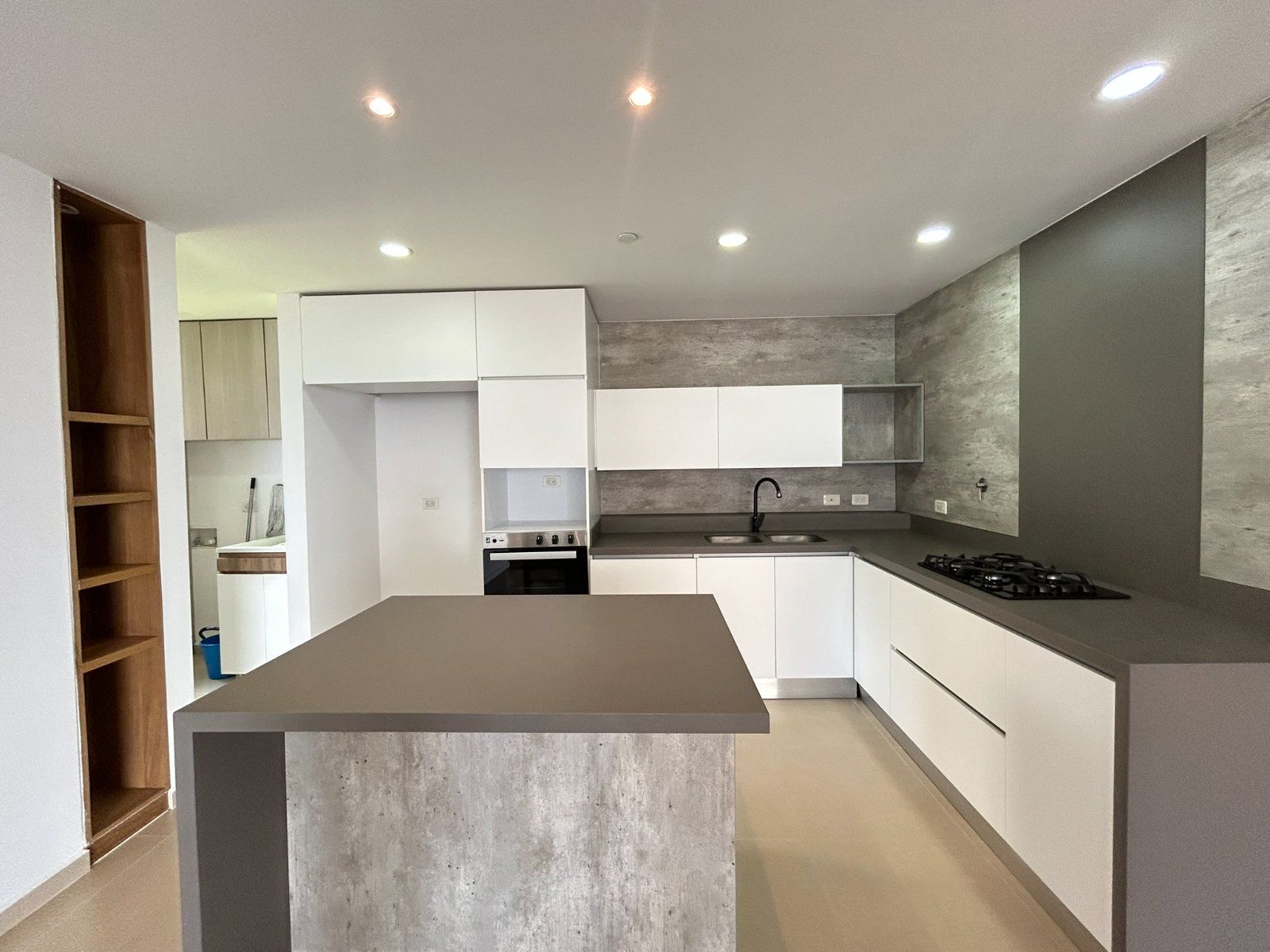 APARTAMENTO EN ARRIENDO UBICADO EN ENVIGADO SECTOR LAS BRUJAS - 5
