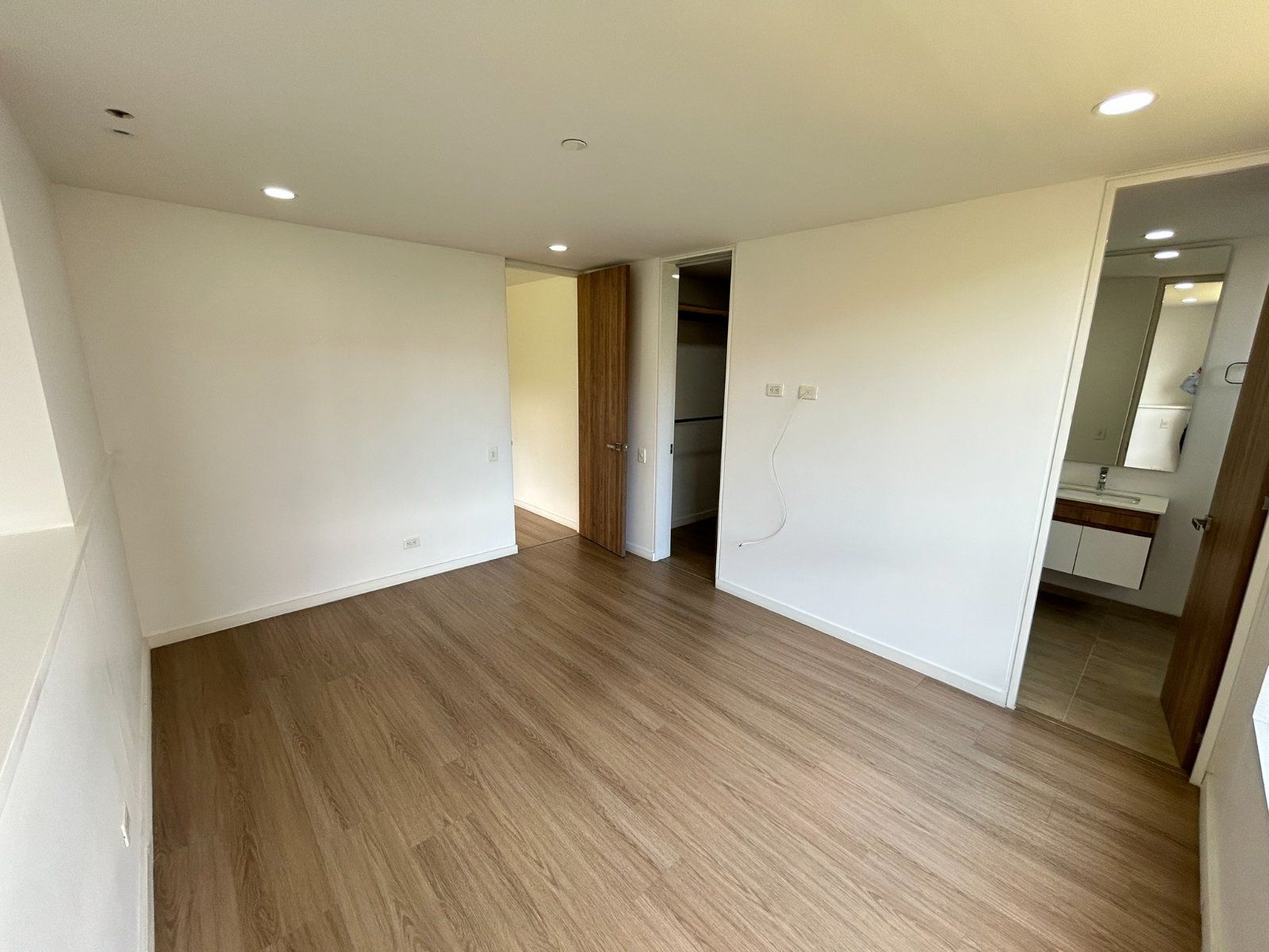 APARTAMENTO EN ARRIENDO UBICADO EN ENVIGADO SECTOR LAS BRUJAS - 13