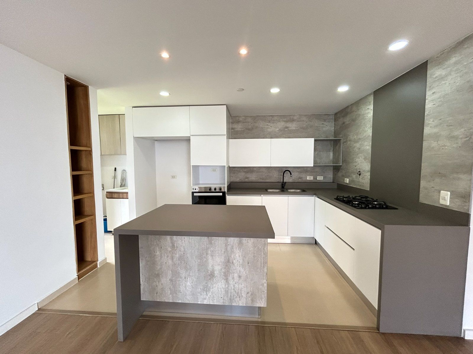 APARTAMENTO EN ARRIENDO UBICADO EN ENVIGADO SECTOR LAS BRUJAS - 6