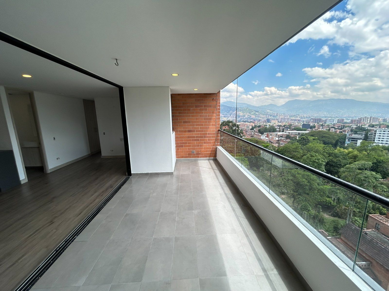 APARTAMENTO EN ARRIENDO UBICADO EN ENVIGADO SECTOR LOMA DE LAS BRUJAS - 16