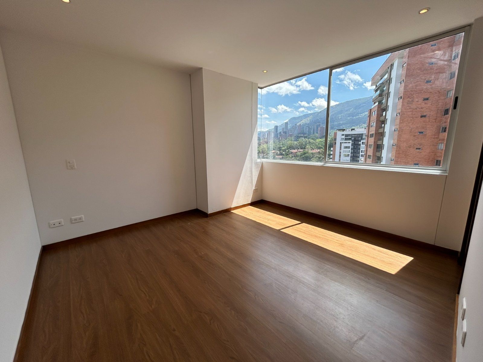 APARTAMENTO EN ARRIENDO UBICADO EN ENVIGADO SECTOR LOMA DEL ESMERALDAL - 9