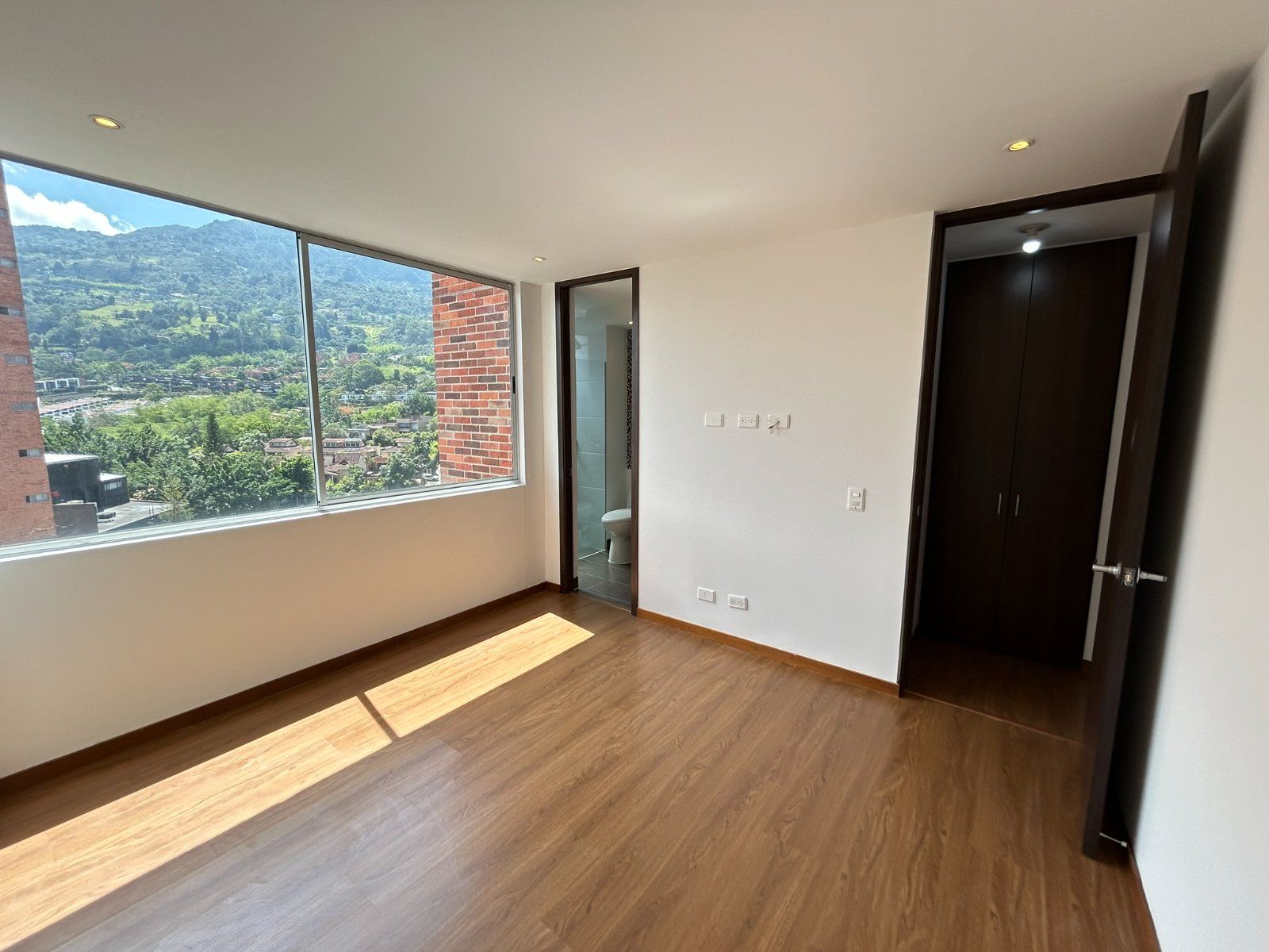 APARTAMENTO EN ARRIENDO UBICADO EN ENVIGADO SECTOR LOMA DEL ESMERALDAL - 16