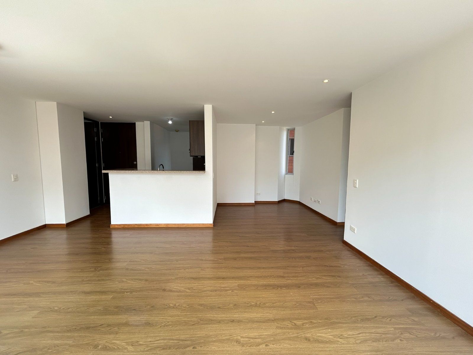 APARTAMENTO EN ARRIENDO UBICADO EN ENVIGADO SECTOR LOMA DEL ESMERALDAL - 4