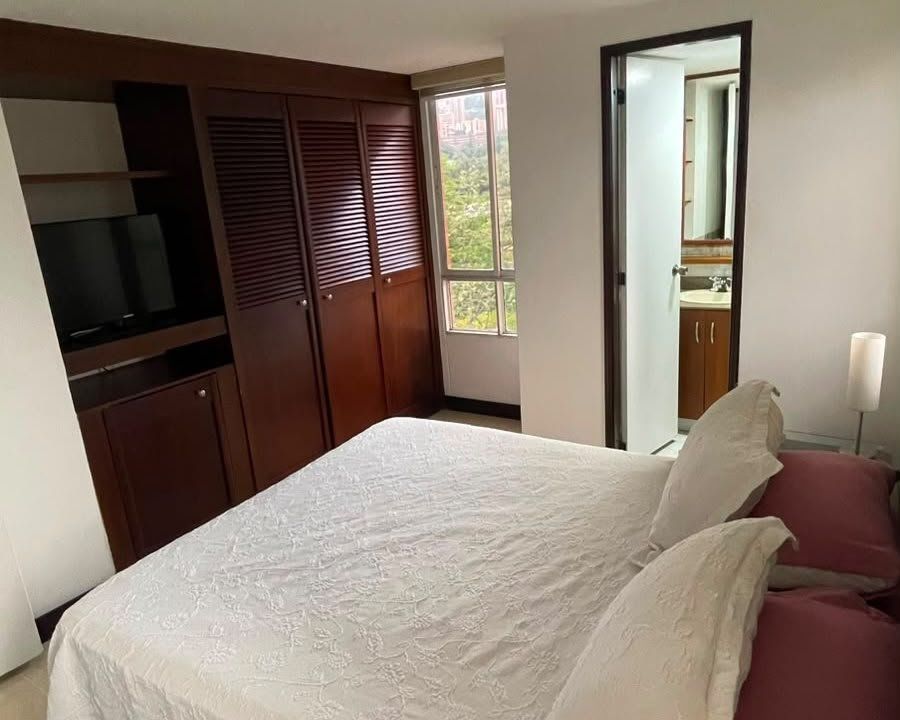 APARTAMENTO EN VENTA UBICADO EN MEDELLÍN SECTOR POBLADO - 4