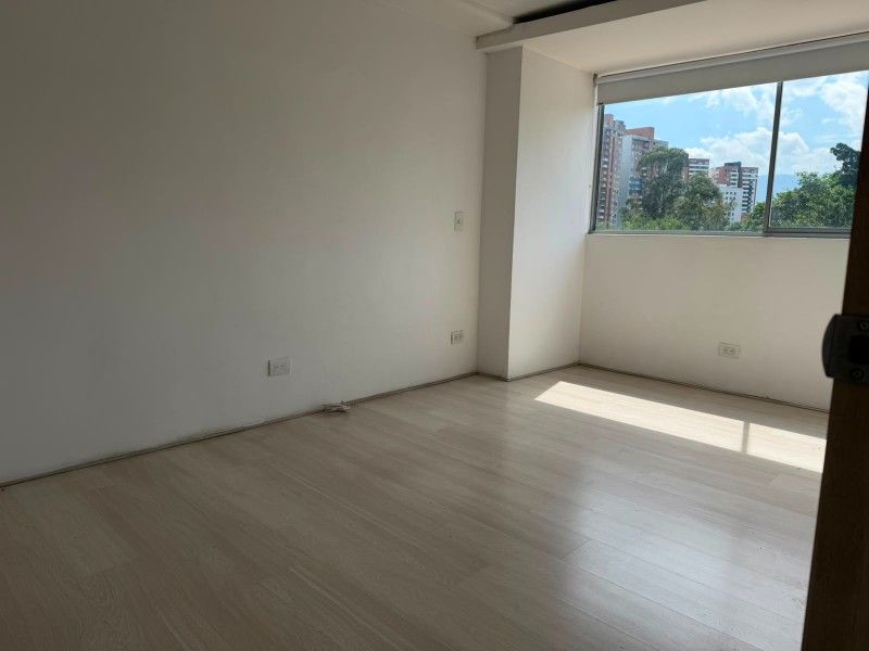 APARTAESTUDIO EN VENTA UBICADO EN MEDELLIN SECTOR LOMA DE LOS BERNAL - 6