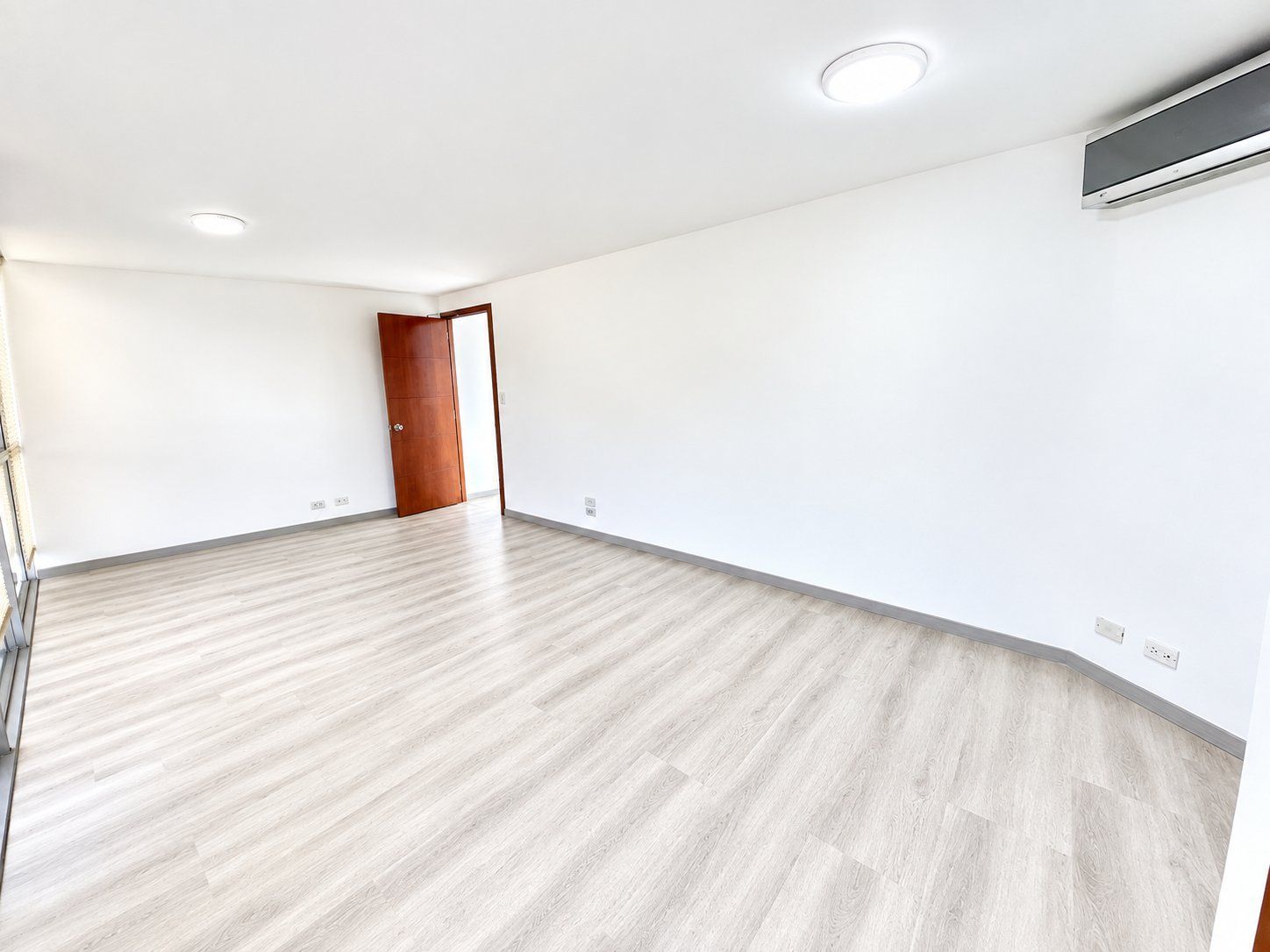 OFICINA EN ARRIENDO UBICADA EN MEDELLIN SECTOR POBLADO - 3